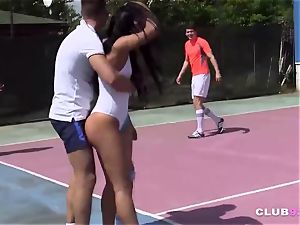 4 horny teens inhale and pulverize on tennis court