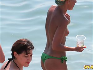 first-timer voyeur splendid cougars - Spy Beach yam-sized globes bra-less